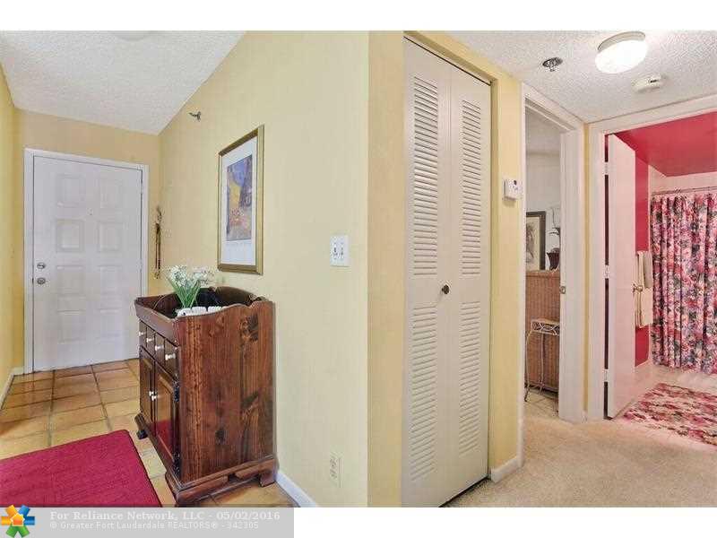 2238 N Cypress Bend Dr 105, Pompano Beach, FL 33069
