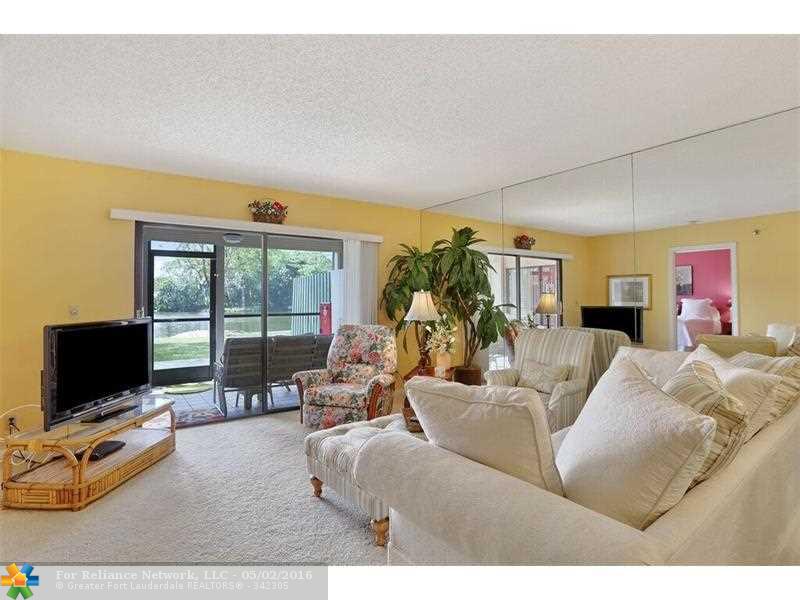 2238 N Cypress Bend Dr 105, Pompano Beach, FL 33069