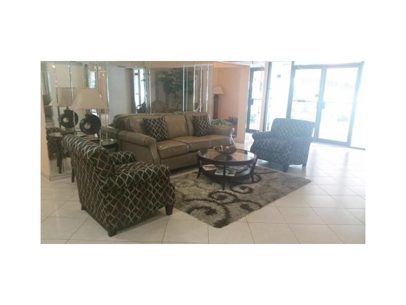 4020 West PALM AIRE DR, Pompano Beach, FL 33069