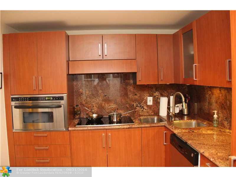 575 Oaks Ln 810, Pompano Beach, FL 33069