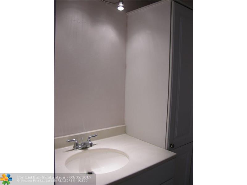 1100 NW 87th Ave 208, Coral Springs, FL 33071