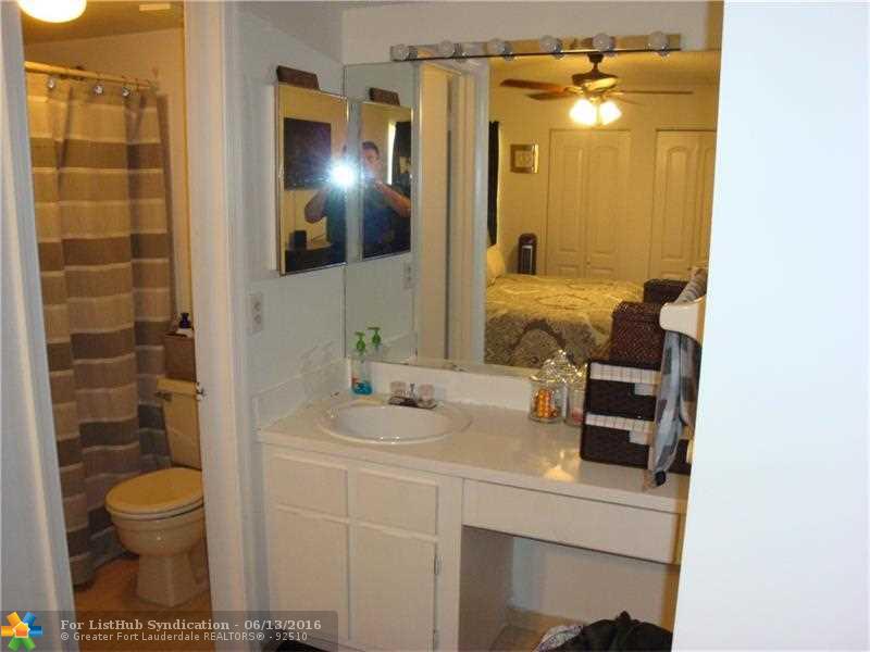 10167 Twin Lakes Dr N-23, Coral Springs, FL 33071