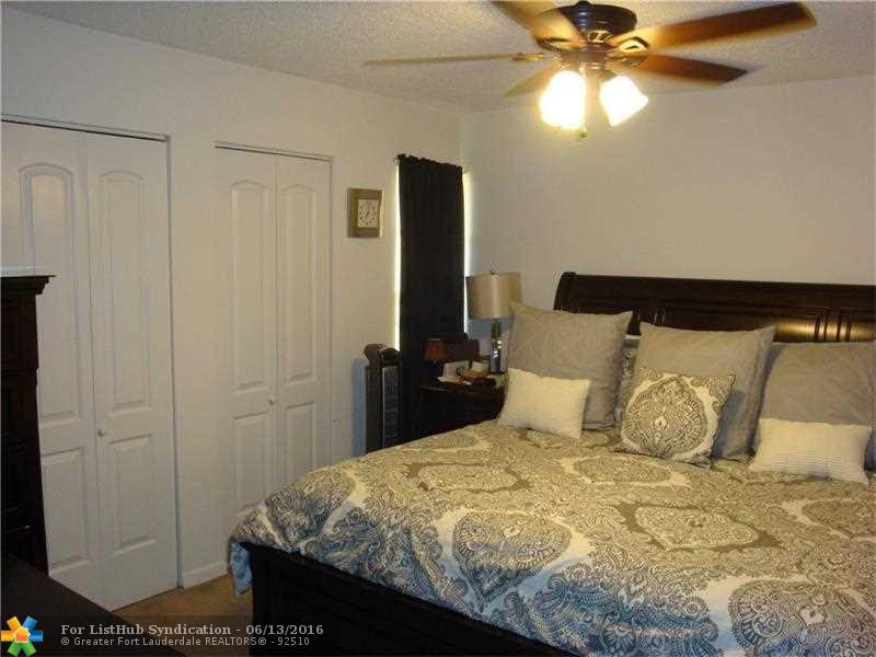 10167 Twin Lakes Dr N-23, Coral Springs, FL 33071