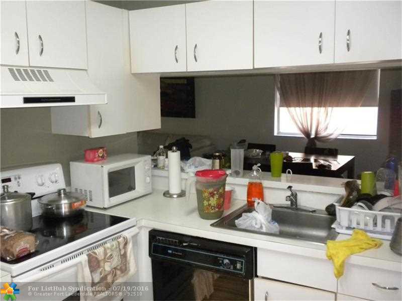 963 Coral Club Dr 963, Coral Springs, FL 33071