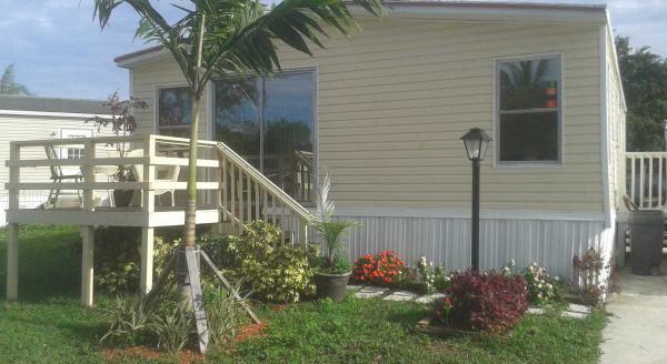Country Lakes 6800 NW 39th Ave. Lot 31Coconut Creek, FL 33073