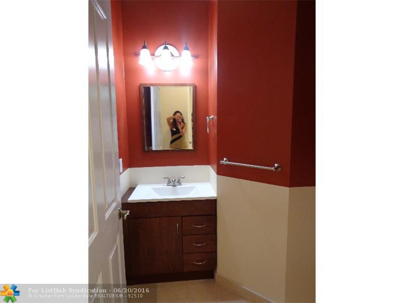 6095 NW 116th Dr, Coral Springs, FL 33076