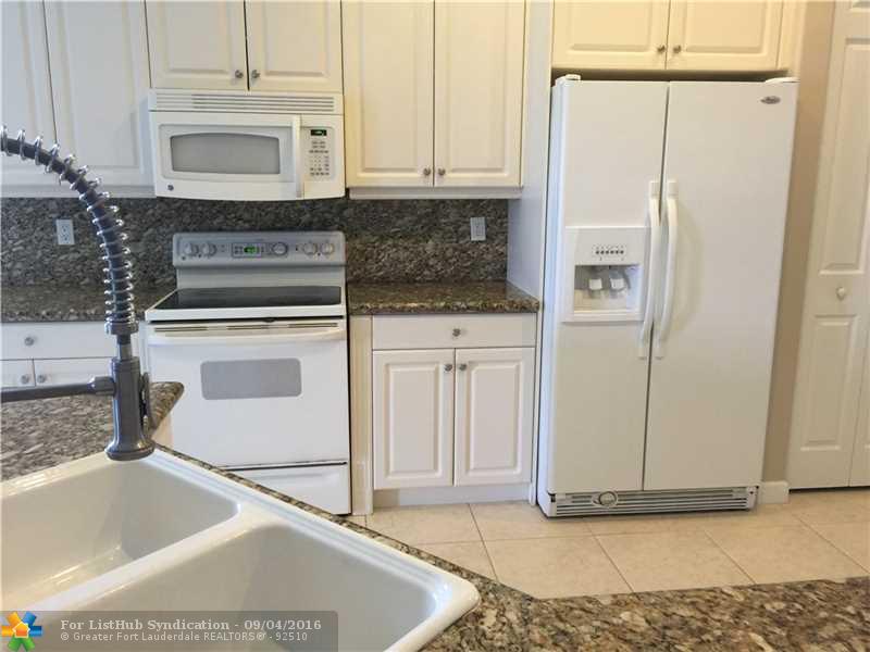 12720 NW 78th Mnr, Parkland, FL 33076