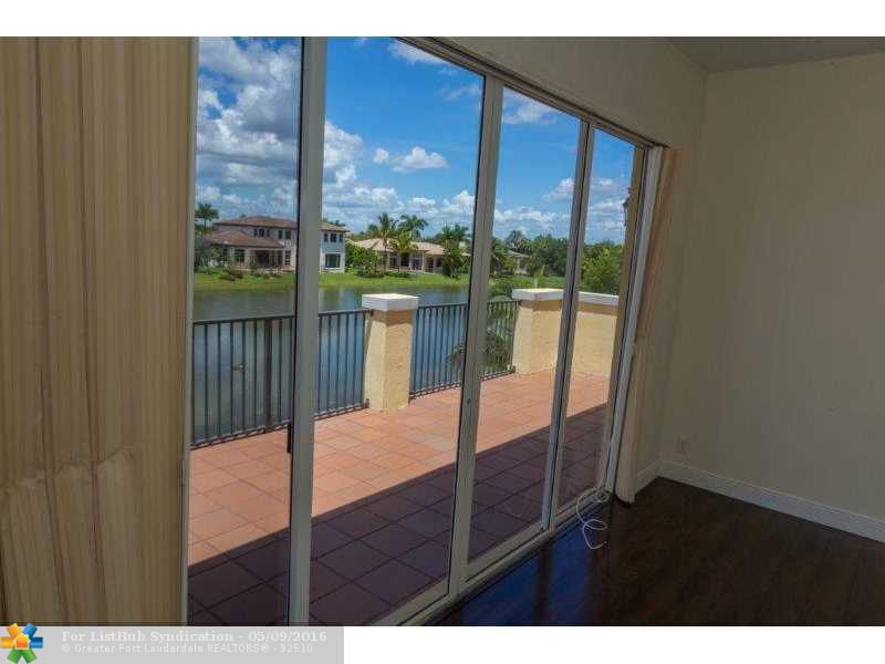 7789 NW 112th Way, Parkland, FL 33076