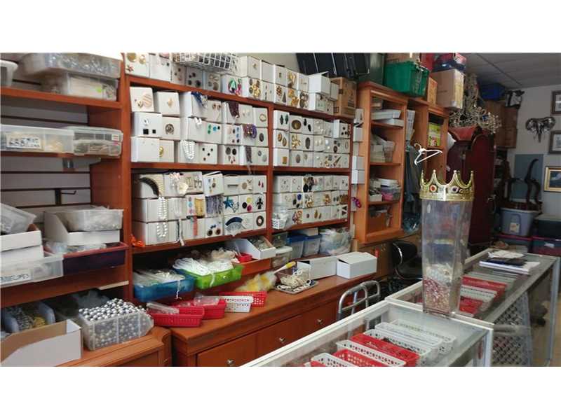 3241 Northwest 7, Miami, FL 33125
