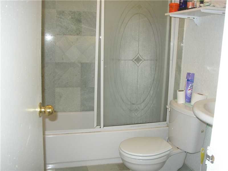 2401 NW 11th St, Miami, FL 33125