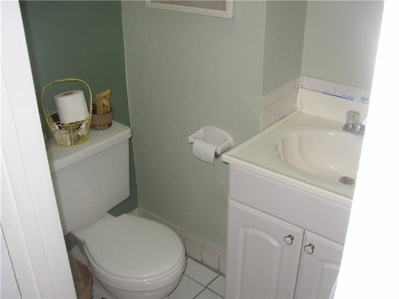 2401 NW 11th St, Miami, FL 33125