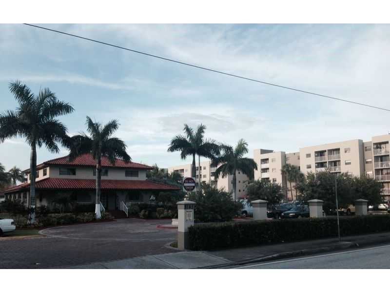 8185 Northwest 7th St, Miami, FL 33126
