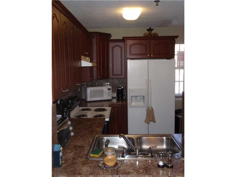 925 Northwest 82nd Ave, Miami, FL 33126