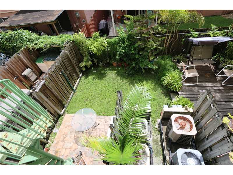925 Northwest 82nd Ave, Miami, FL 33126