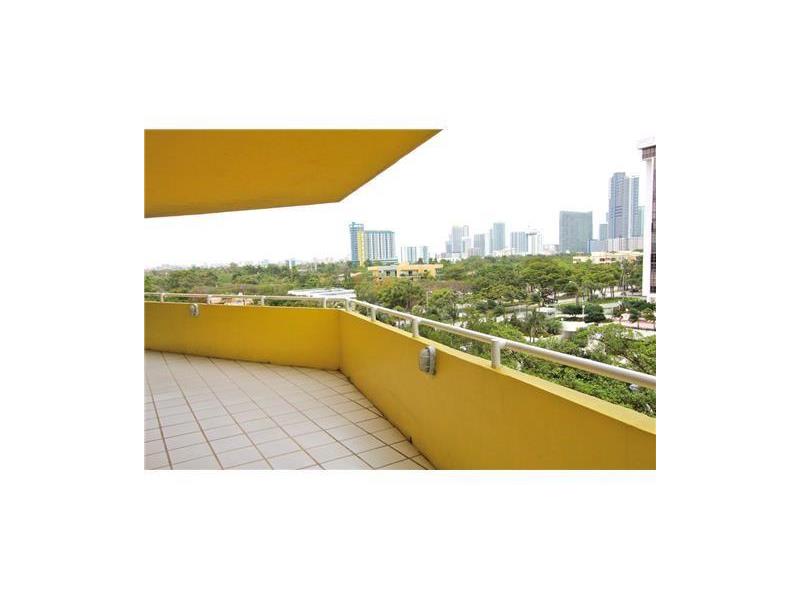 2025Brickell Ave, Miami, FL 33129