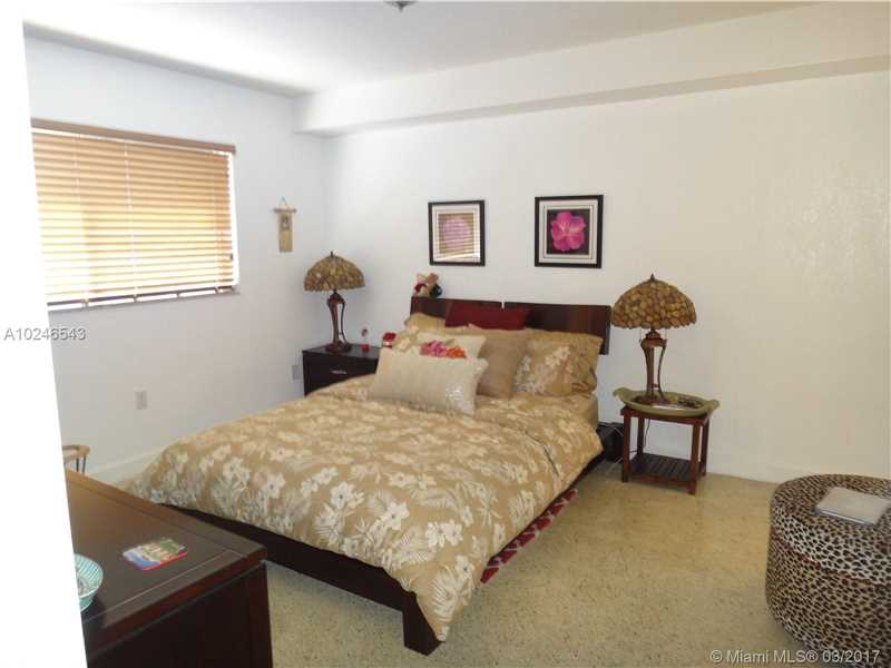 445 Southwest 11th St, Miami, FL 33130