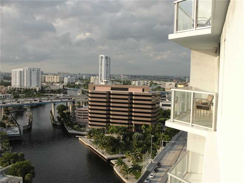 185 Southwest 7 ST, Miami, FL 33130