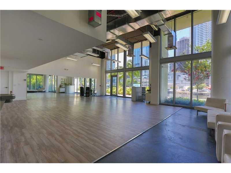 92 Southwest 3rd St, Miami, FL 33130