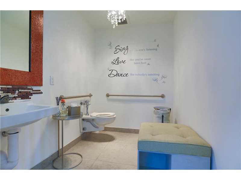 92 Southwest 3rd St, Miami, FL 33130