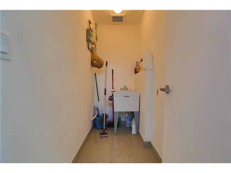 92 Southwest 3rd St, Miami, FL 33130