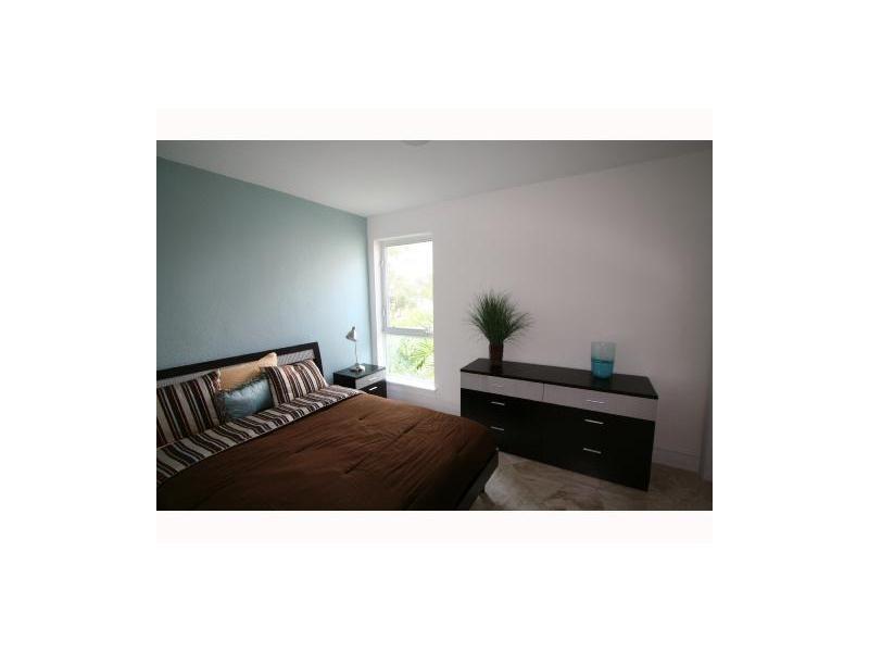 150 Southwest 10th St, Miami, FL 33130