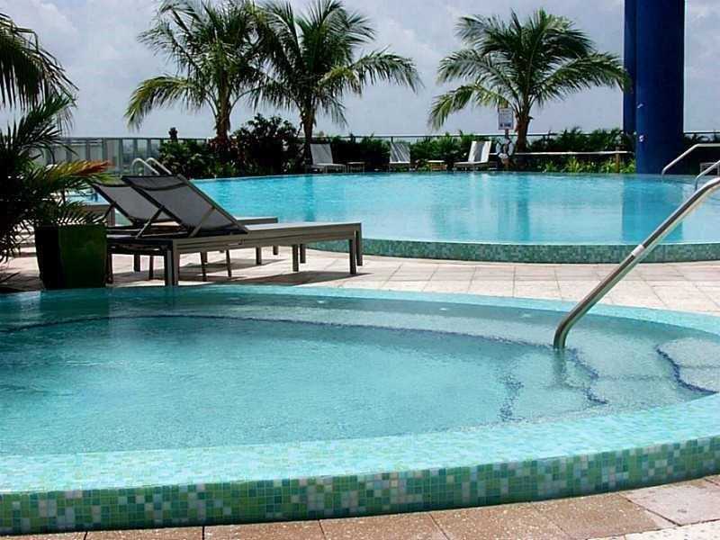 185 Southwest 7th St, Miami, FL 33130