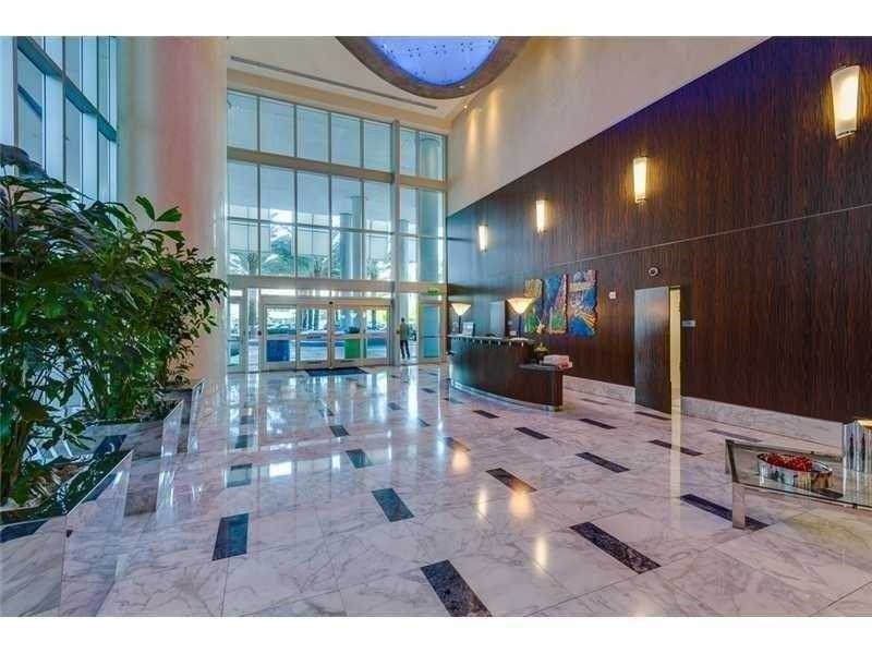 185 Southwest 7th St, Miami, FL 33130