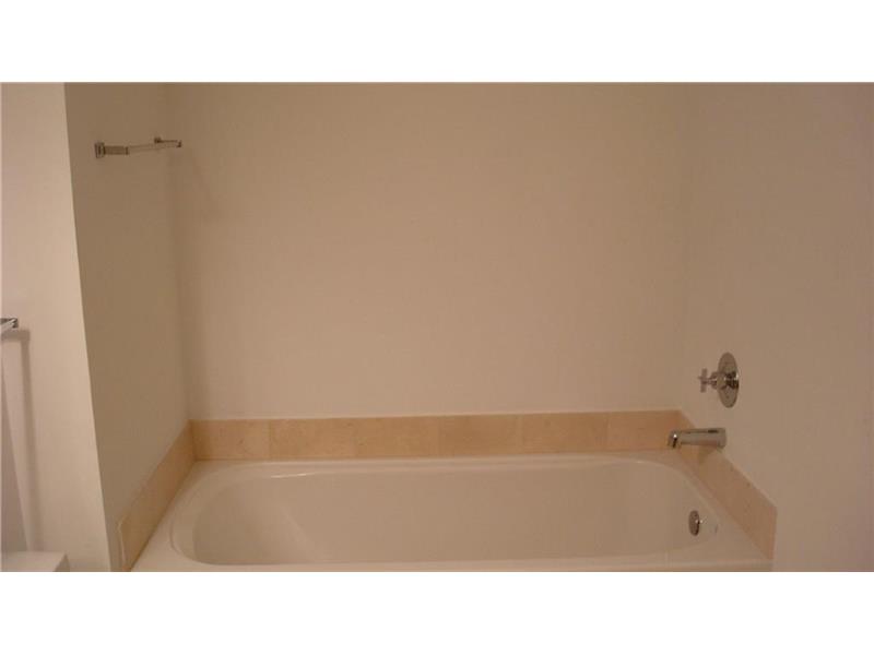 1111 SW 1st Ave 2415-N, Miami, FL 33130