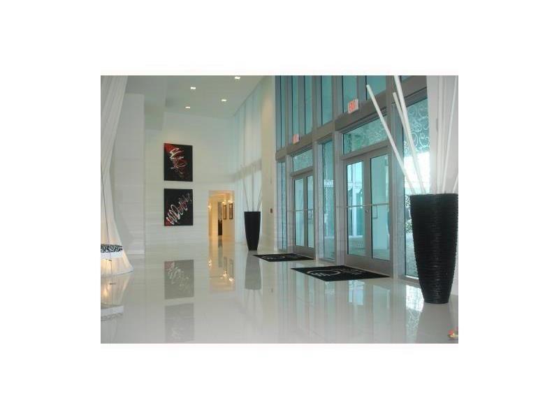 350 South Miami Ave, Miami, FL 33130