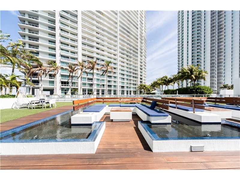 92 Southwest 3rd St, Miami, FL 33130
