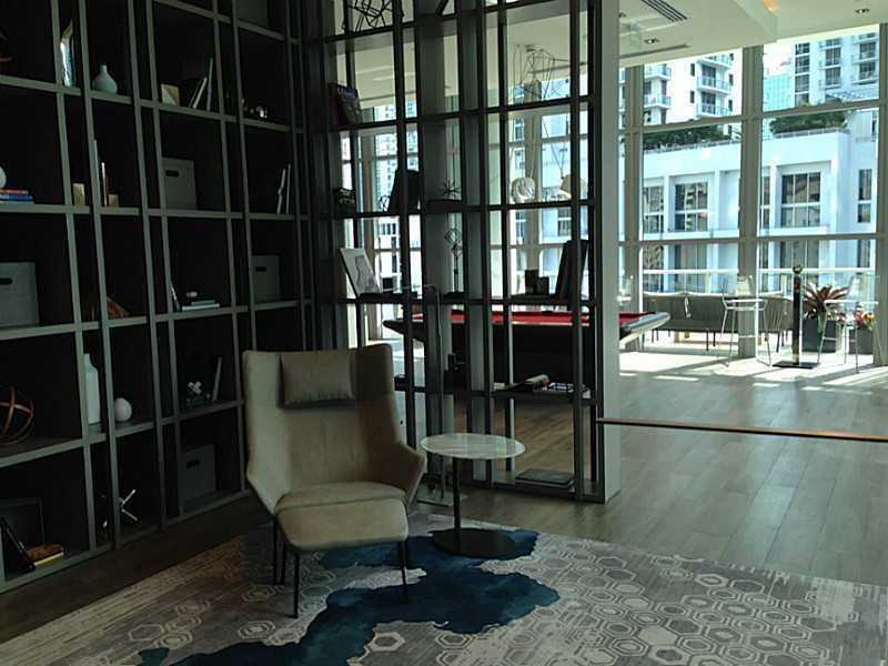 1100MIAMI AV, Miami, FL 33130
