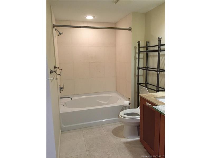 186 Southeast 12th Ter, Miami, FL 33131