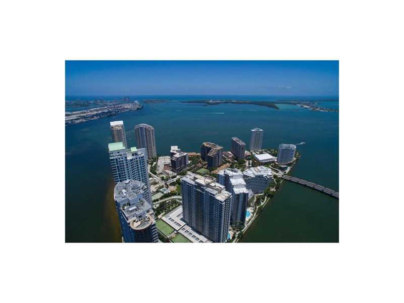 540Brickell Key Dr, Miami, FL 33131