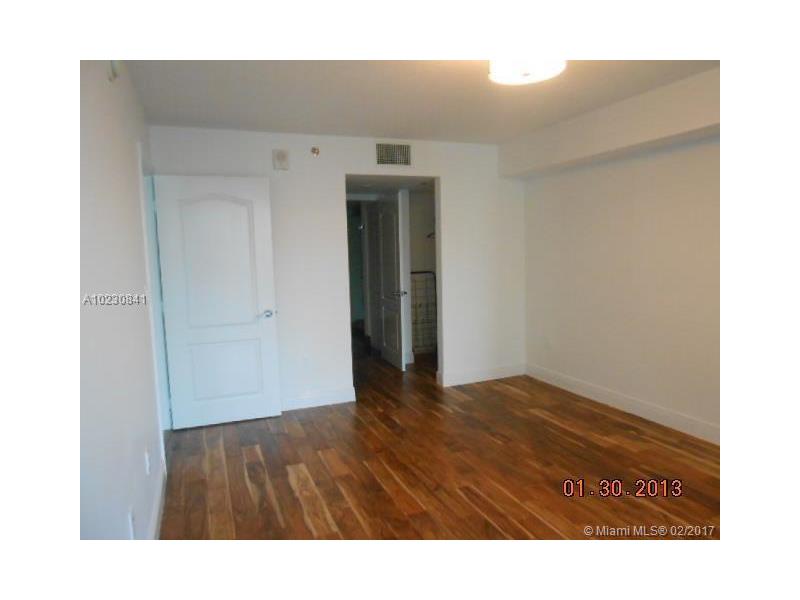 1200Brickell Bay Dr, Miami, FL 33131