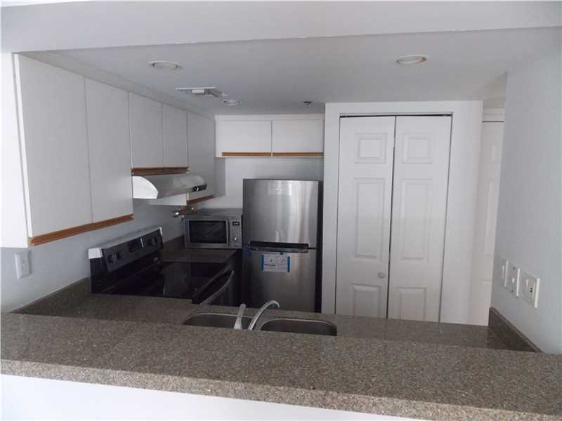 540Brickell Key Dr, Miami, FL 33131