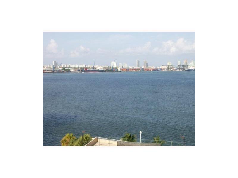 770Claughton Island Dr, Miami, FL 33131
