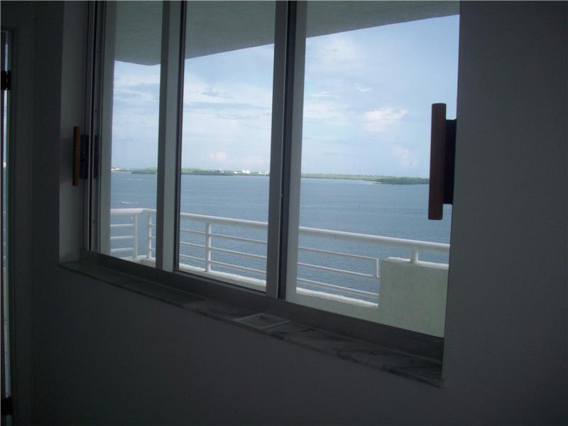 1402BRICKELL BAY DR, Miami, FL 33131