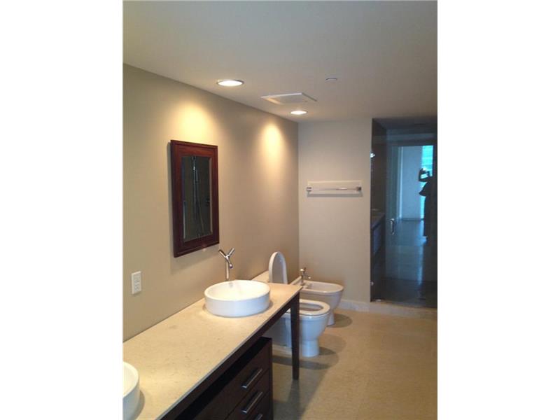 475BRICKELL AV, Miami, FL 33131