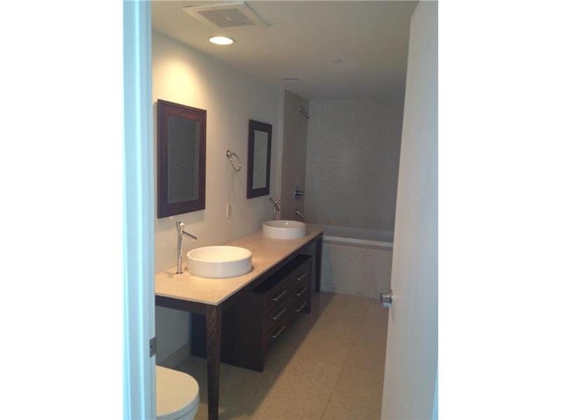 475BRICKELL AV, Miami, FL 33131