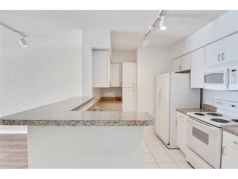 1111Brickell Bay Dr, Miami, FL 33131