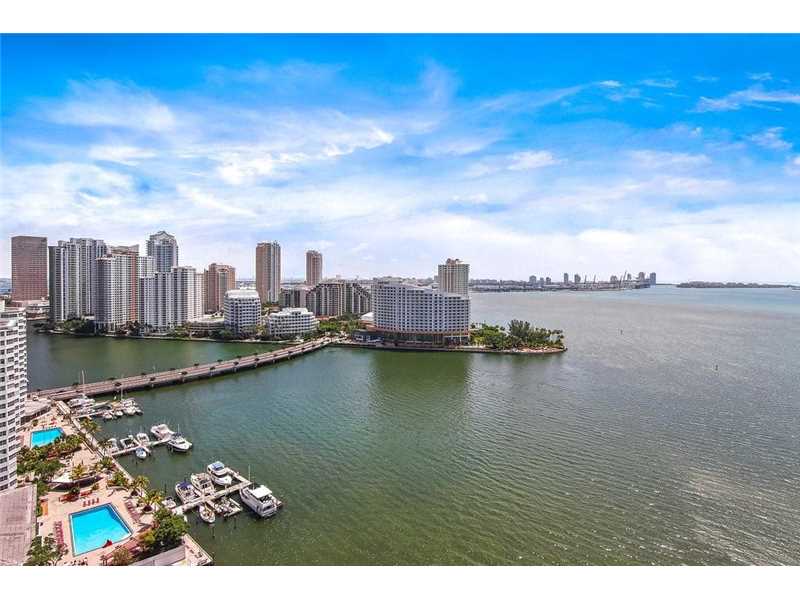 1111Brickell Bay Dr, Miami, FL 33131