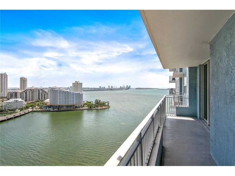 1111Brickell Bay Dr, Miami, FL 33131