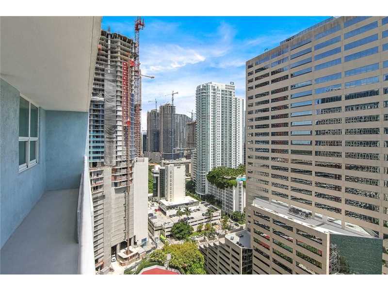 1111Brickell Bay Dr, Miami, FL 33131