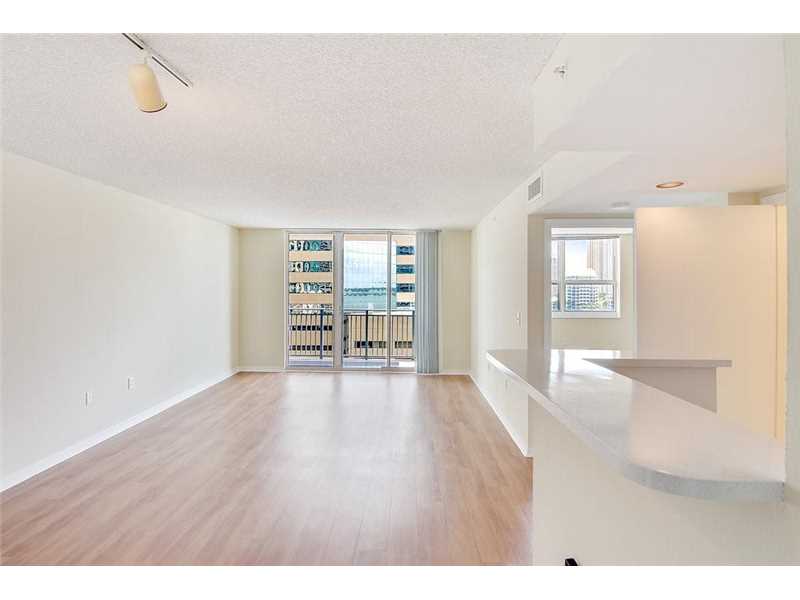 1111Brickell Bay Dr, Miami, FL 33131
