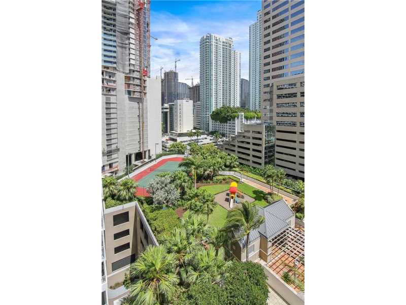 1111Brickell Bay Dr, Miami, FL 33131