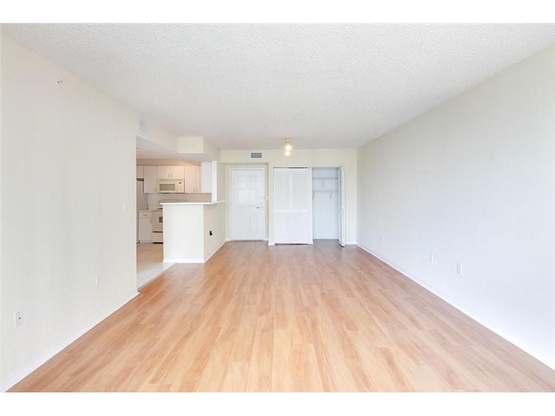 1111Brickell Bay Dr, Miami, FL 33131