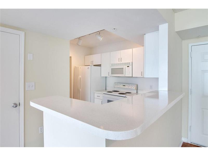 1111Brickell Bay Dr, Miami, FL 33131