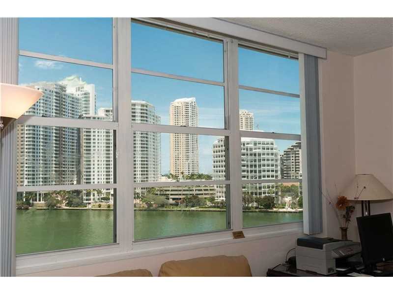 801Brickell Bay Dr, Miami, FL 33131