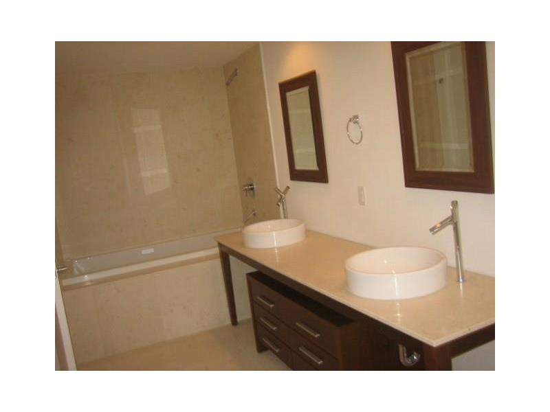 475Brickell Ave, Miami, FL 33131