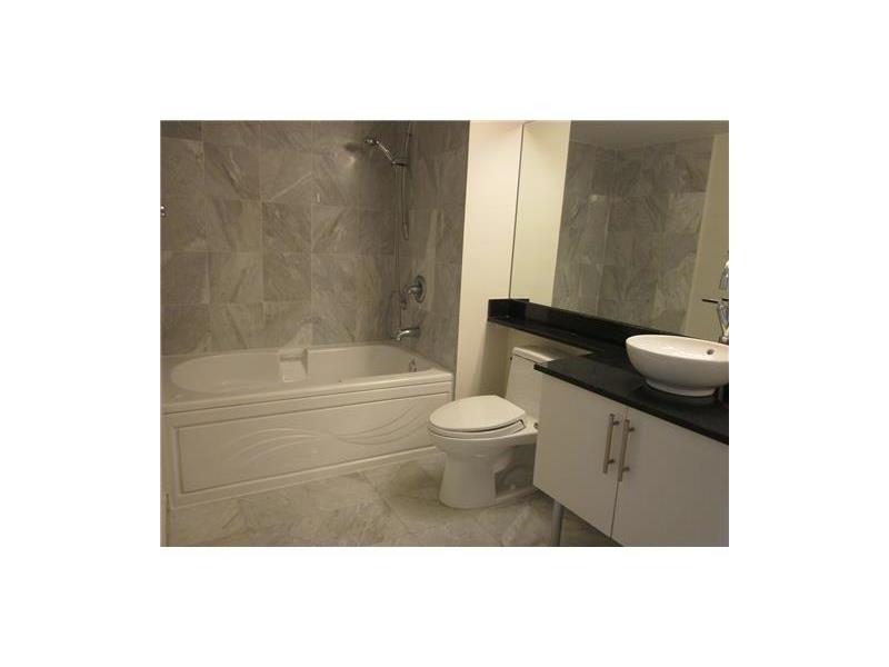 31 Southeast 5th St, Miami, FL 33131